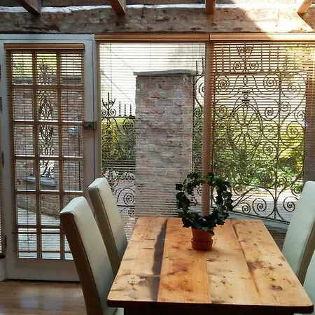 Historic Hideaway In Centre * Cork