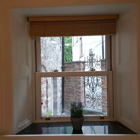 Apartment Historic Hideaway In Centre *