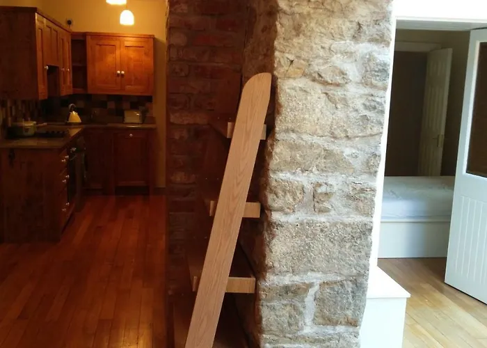 Historic Hideaway In Centre