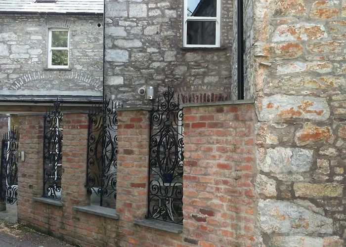 Historic Hideaway In Centre Apartment *