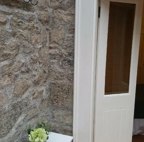 Historic Hideaway In Centre Apartment