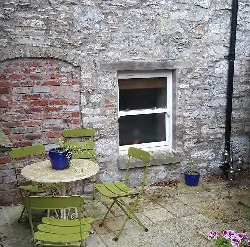 Apartment Historic Hideaway In Centre