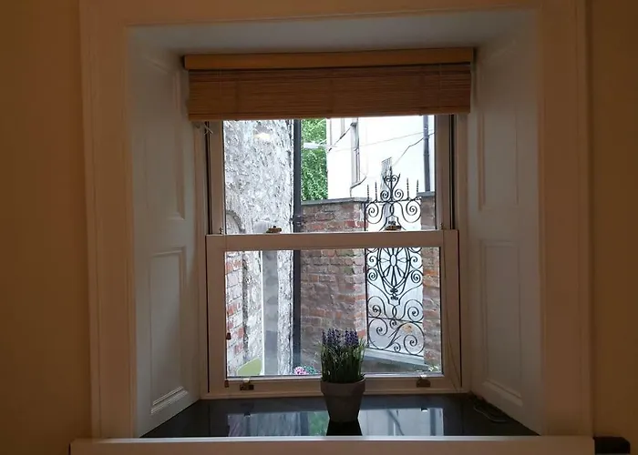 Apartment Historic Hideaway In Centre *