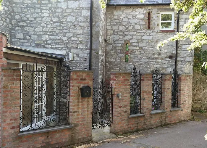 Historic Hideaway In Centre * كورك